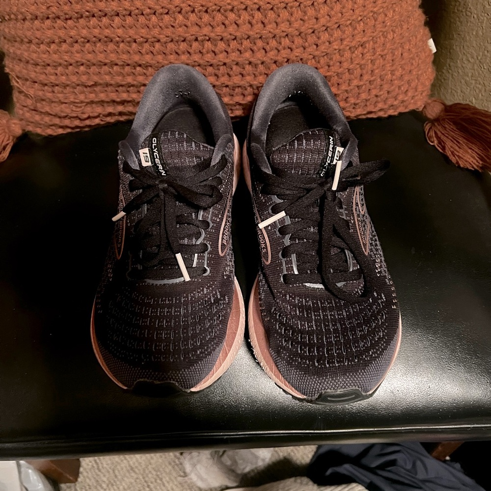 Brooks - Picture 3 of 6